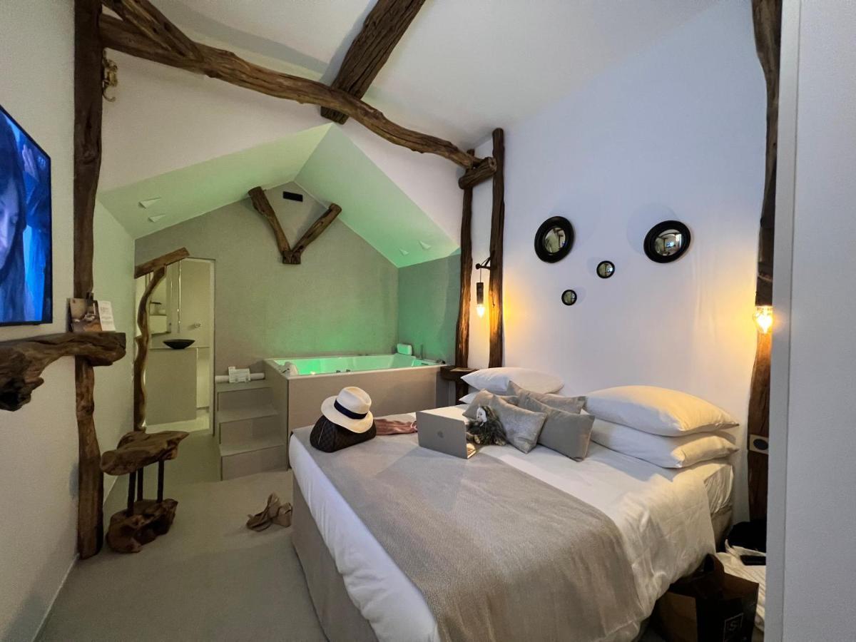 Tamarin & Capucin Suite Balneo Aubagne Exterior foto